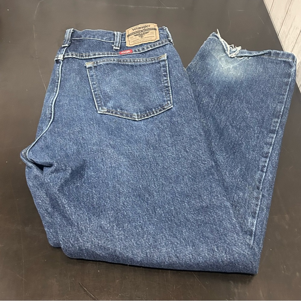Wrangler Men's Jeans 38x32 Medium Blue 100% Cotton Workwear Classic Relaxed Fit